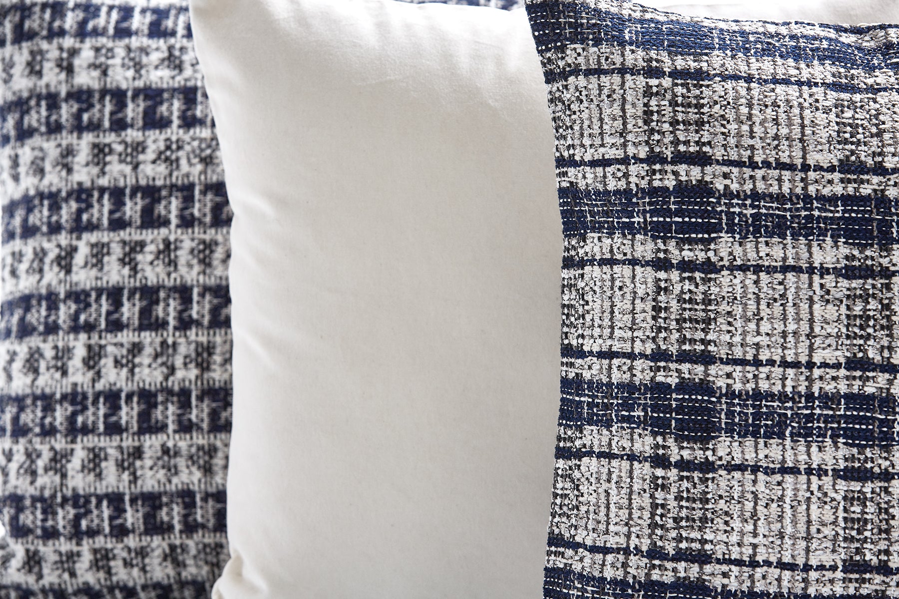 Monciel Home Inverno Triple Velvet Combination