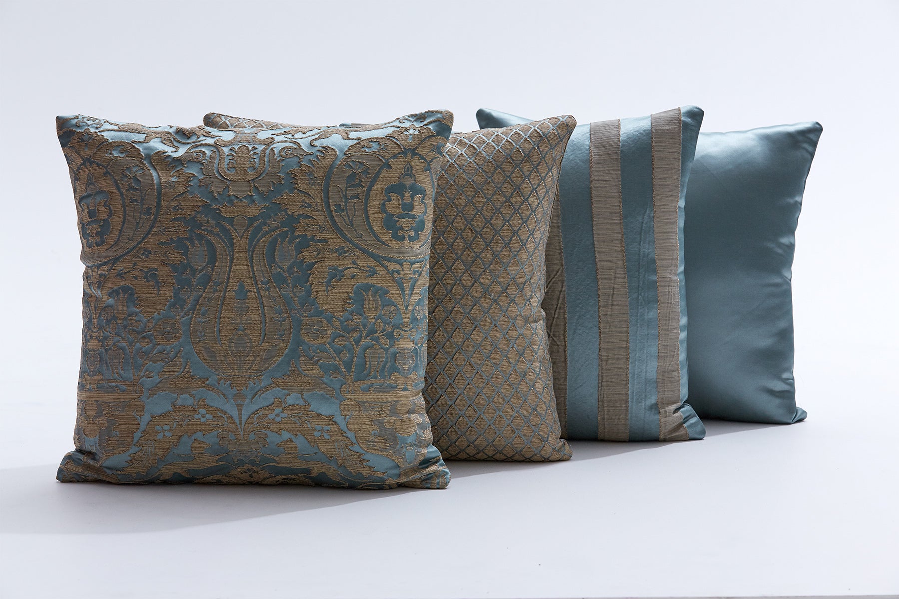 Monciel Home Palais  Throw Pillow Set