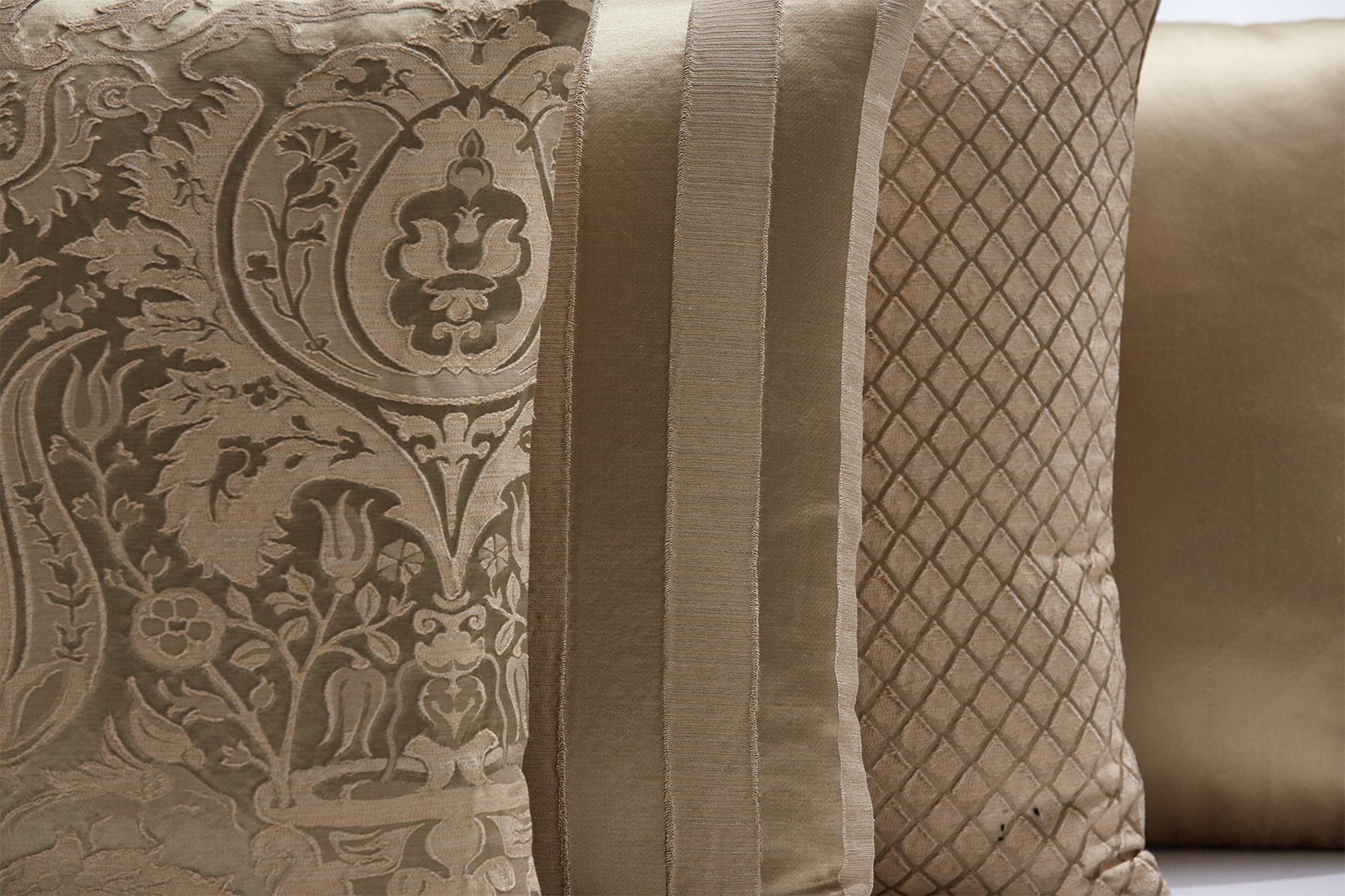Monciel Home Palais Throw Pillow Set